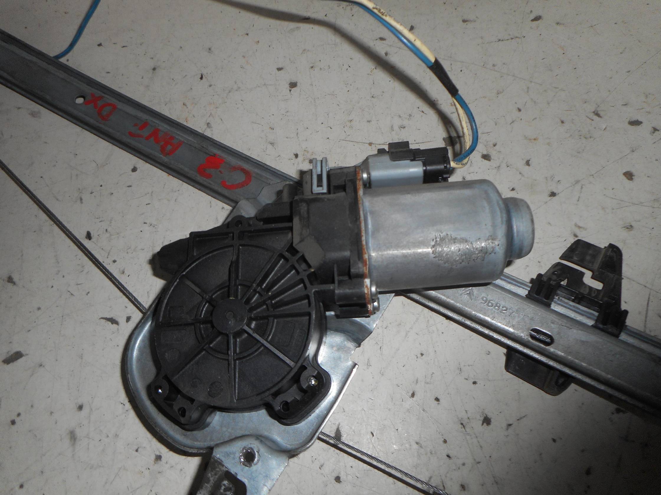 Alzacristallo elettr. porta ant. dx.